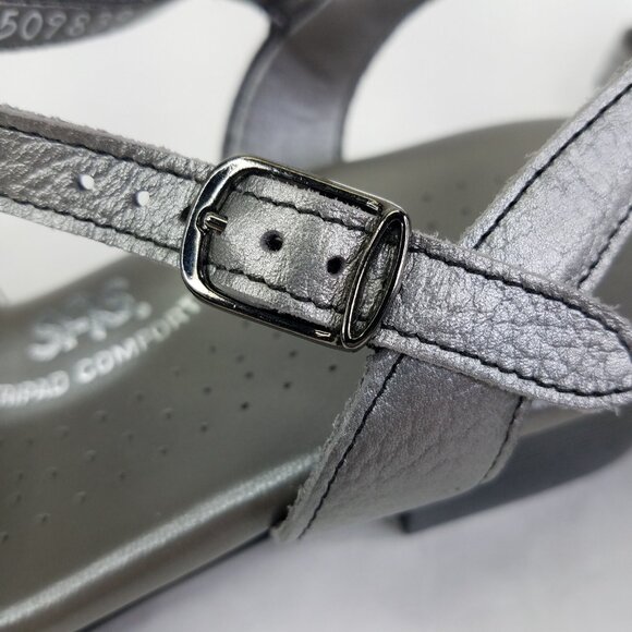 SAS Sandal Women's 9.5 Slingback Strappy Block Heel Silver Patent Leather USA - Picture 12 of 16
